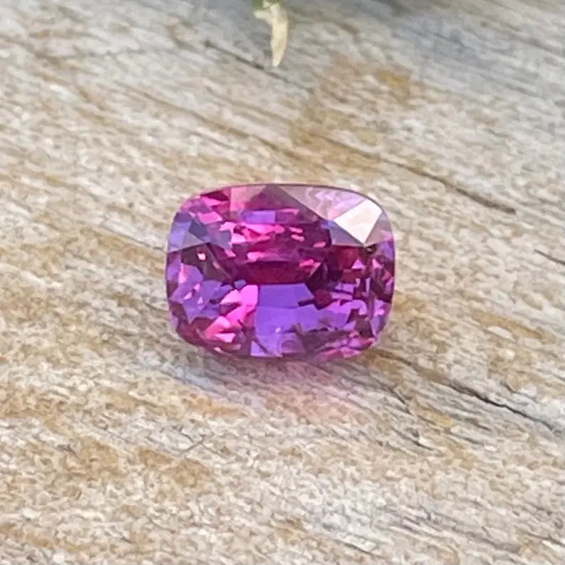 Natural Pink Sapphire gems-756e