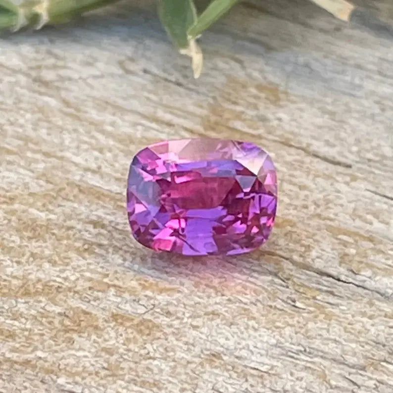 Natural Pink Sapphire gems-756e