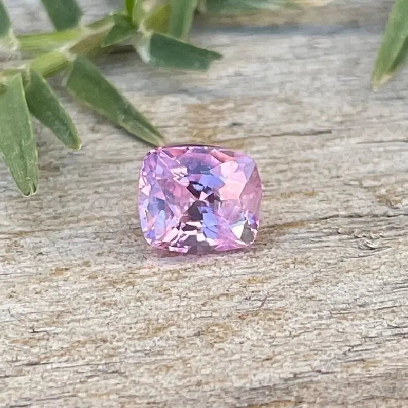 Natural Pink Sapphire gems-756e