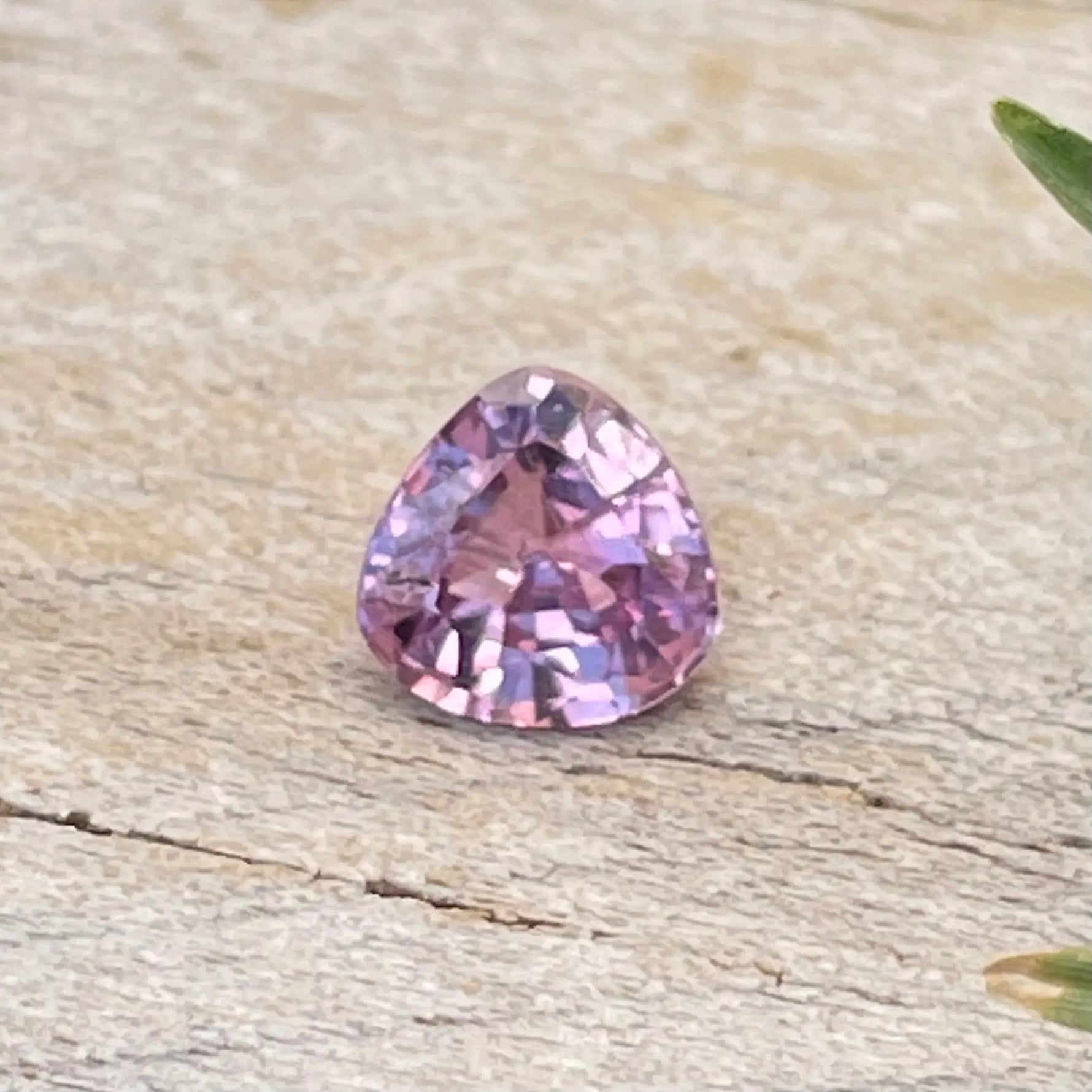 Natural Pink Sapphire gems-756e