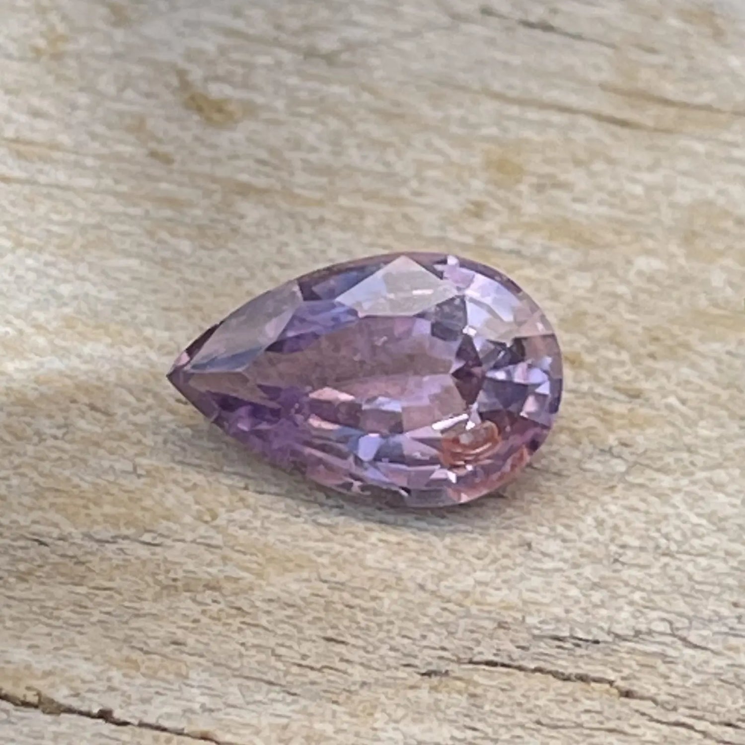 Natural Pinkish Purple Sapphire gems-756e