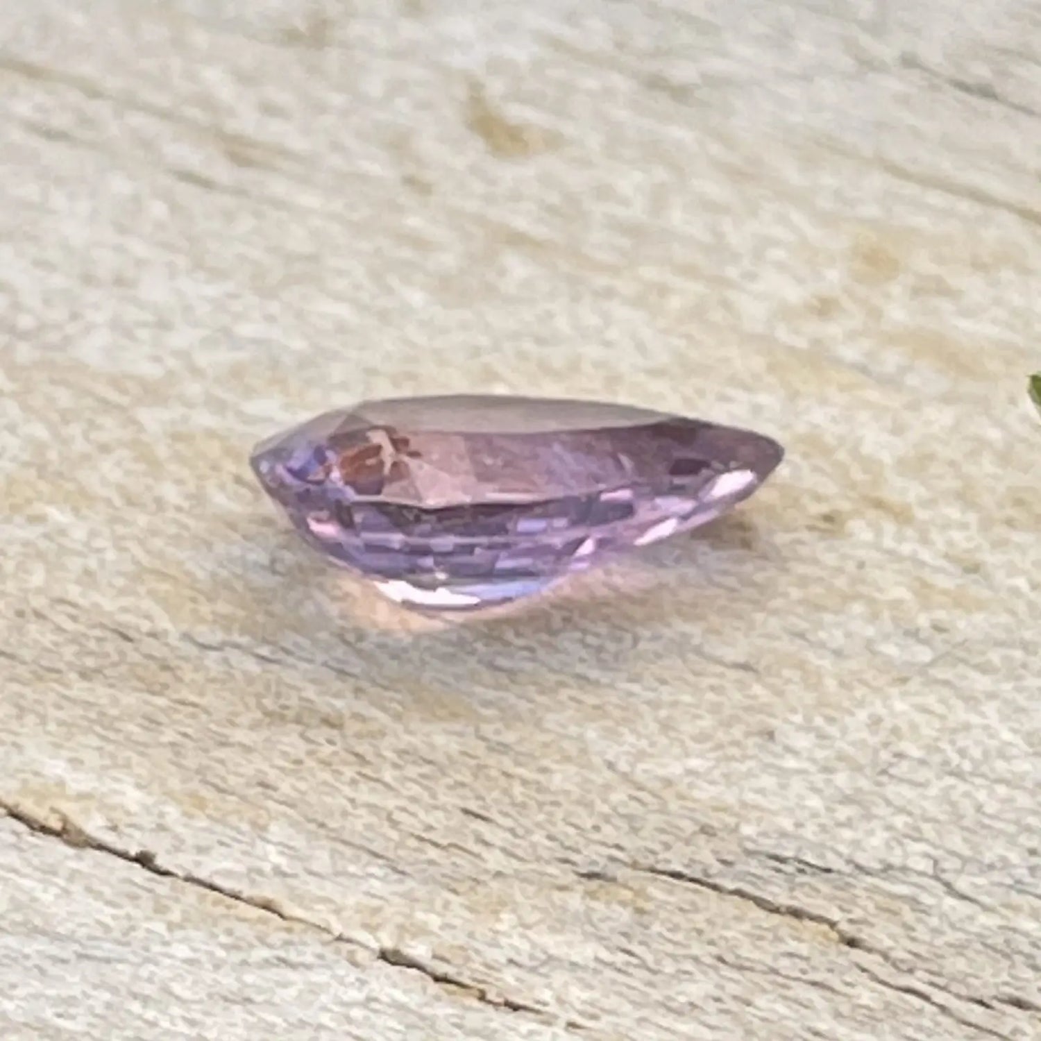 Natural Pinkish Purple Sapphire gems-756e