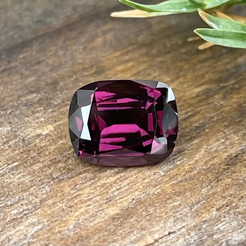 Natural Pinkish Purple Spinel gems-756e