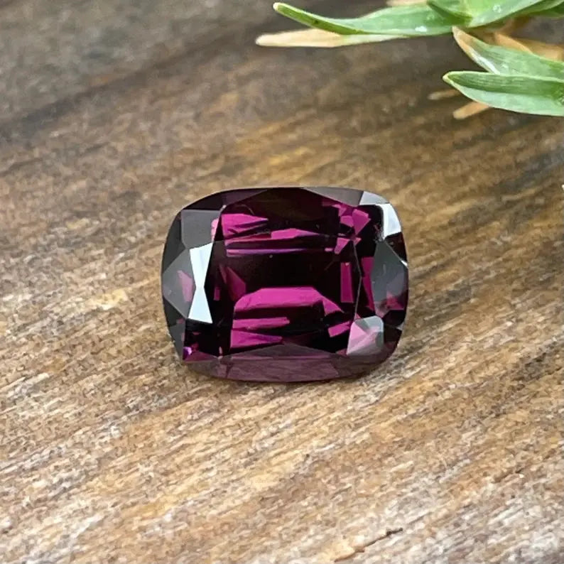 Natural Pinkish Purple Spinel gems-756e