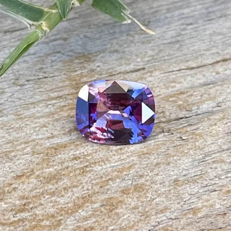 Natural Purple Sapphire gems-756e