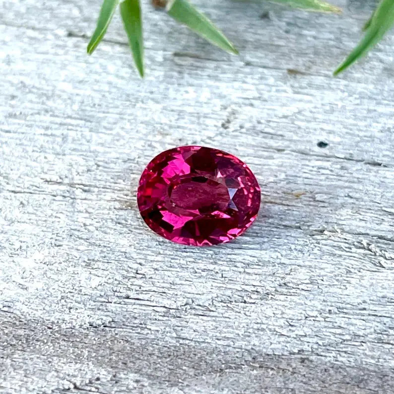 Natural Red Spinel gems-756e