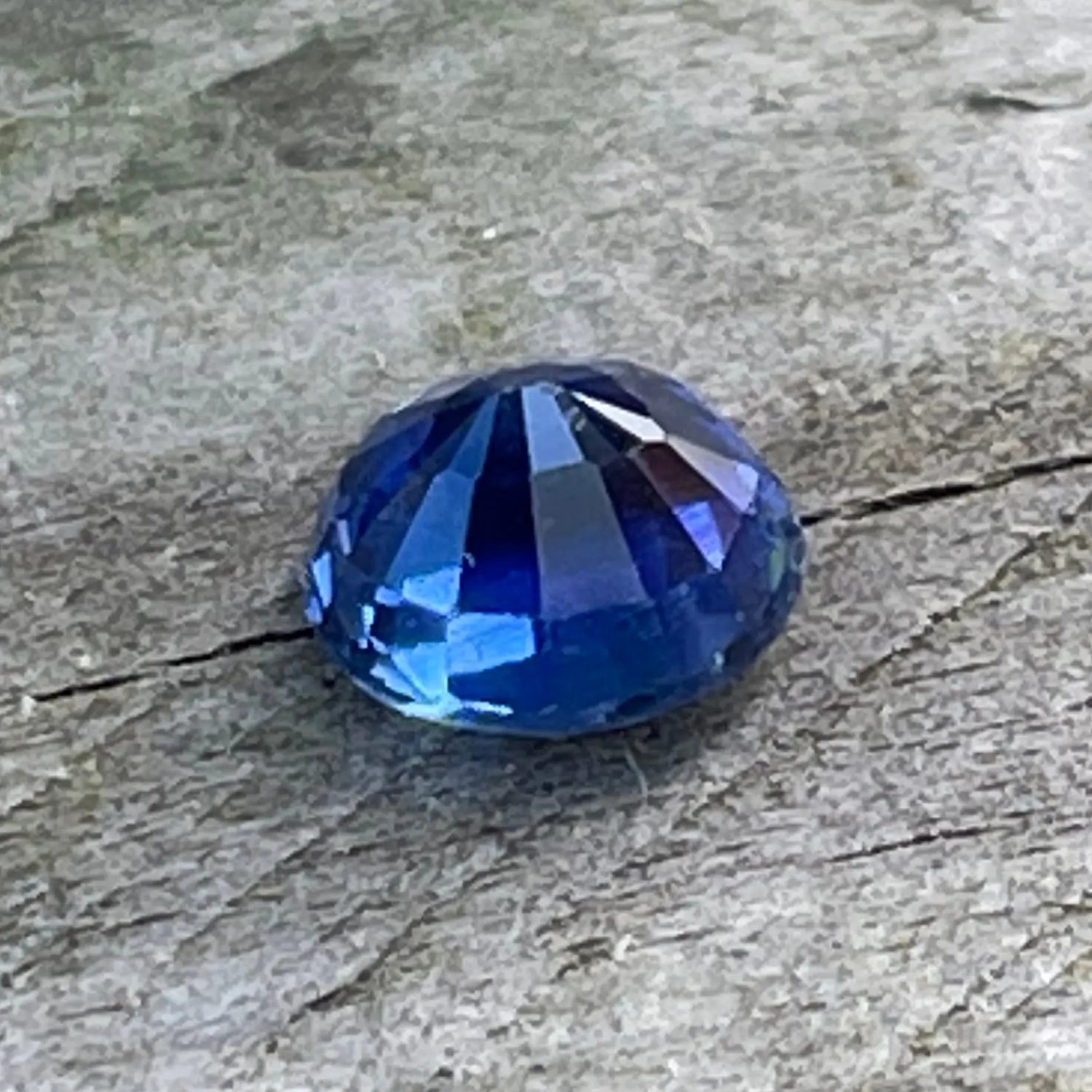 Natural Royal Blue Sapphire gems-756e