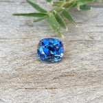 Natural Royal Blue Sapphire gems-756e