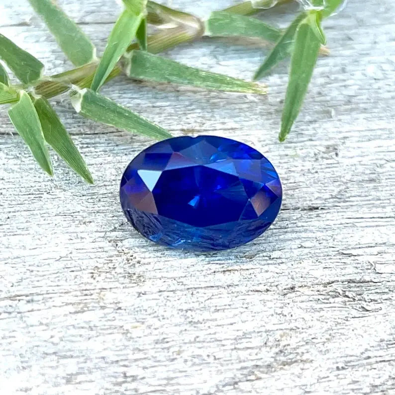 Natural Royal Blue Sapphire gems-756e