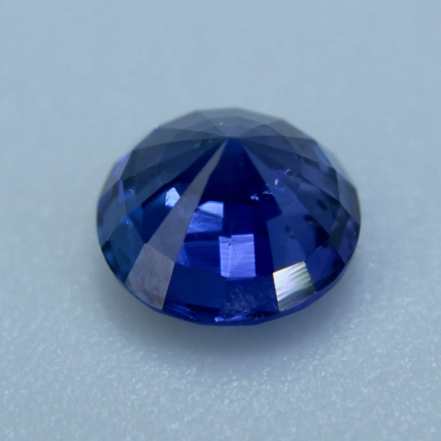 Natural Royal Blue Sapphire gems-756e