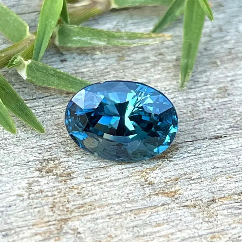 Natural Teal Blue Sapphire gems-756e