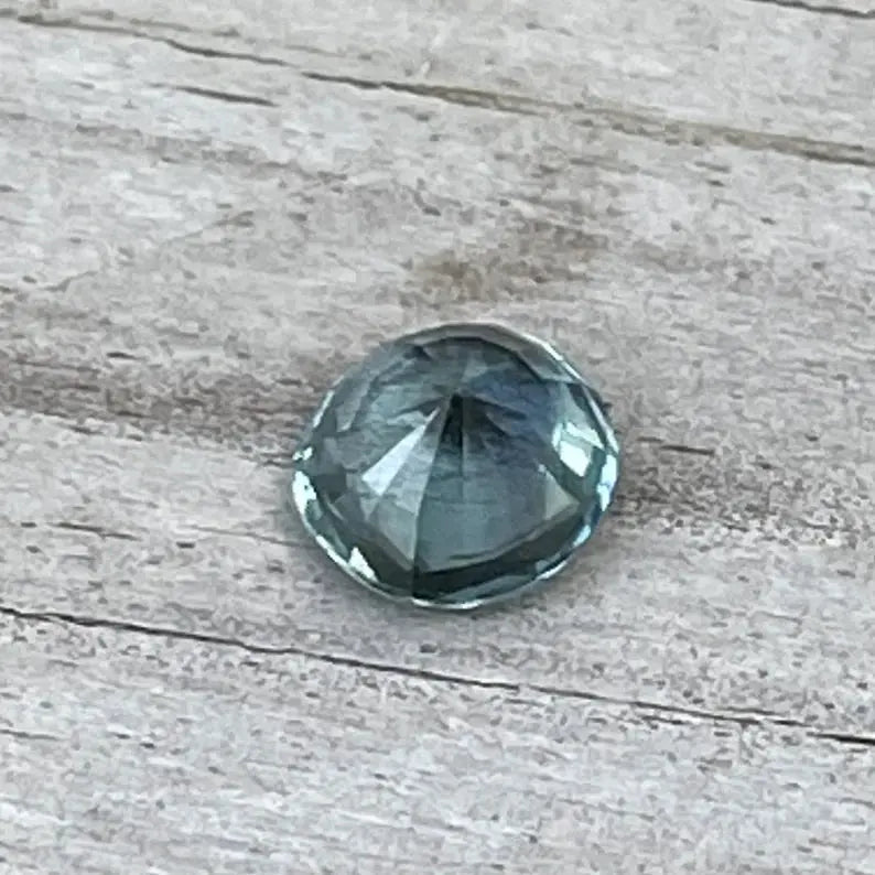 Natural Teal Green Sapphire gems-756e