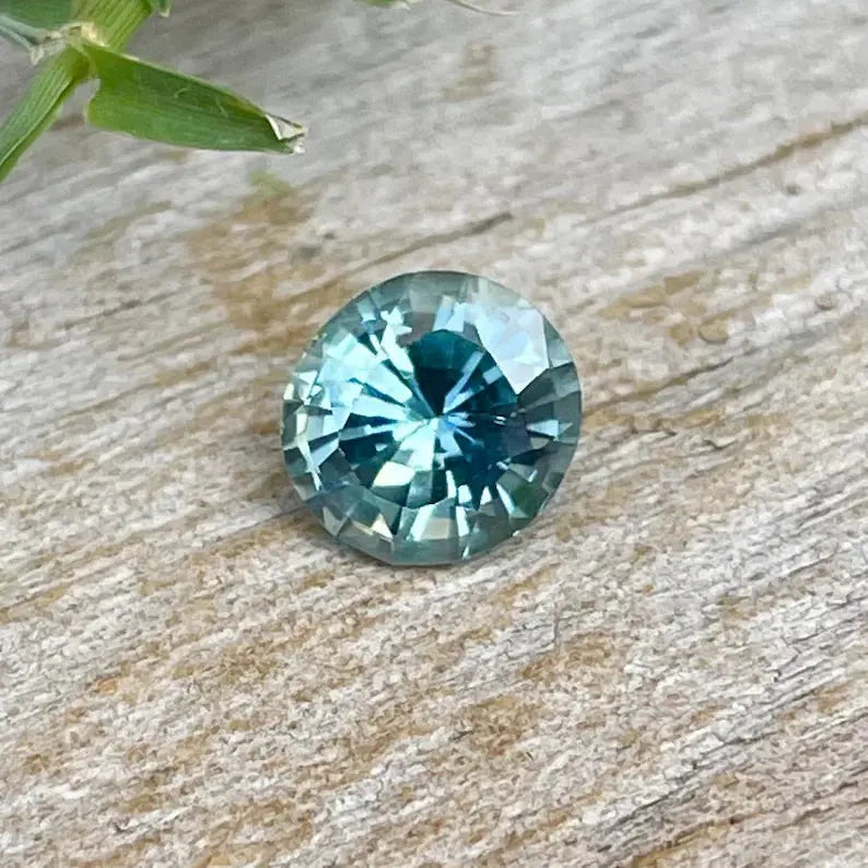 Natural Teal Green Sapphire gems-756e