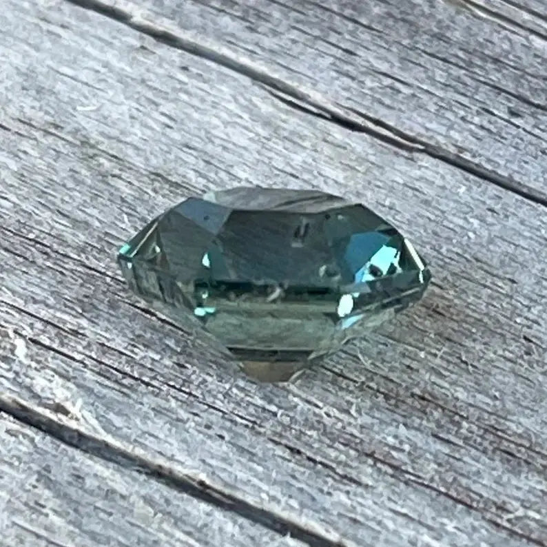 Natural Teal Sapphire gems-756e