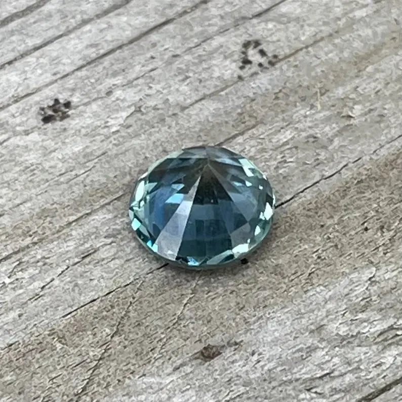 Natural Teal Sapphire gems-756e