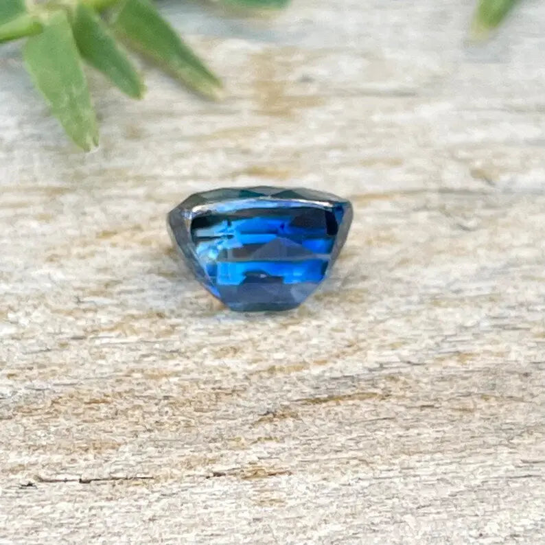 Natural Teal Sapphire gems-756e