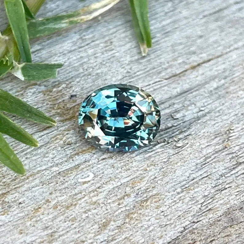 Natural Unique Coloured Sapphire gems-756e