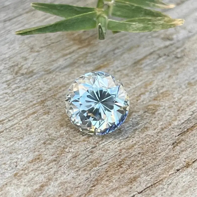 Natural White Blue Sapphire gems-756e