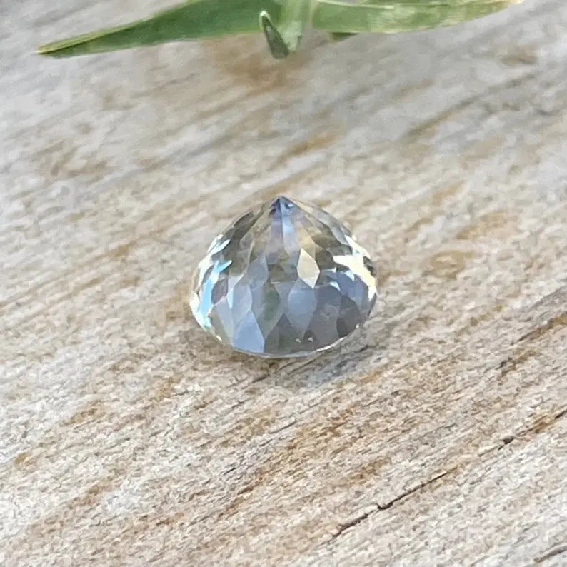 Natural White Blue Sapphire gems-756e