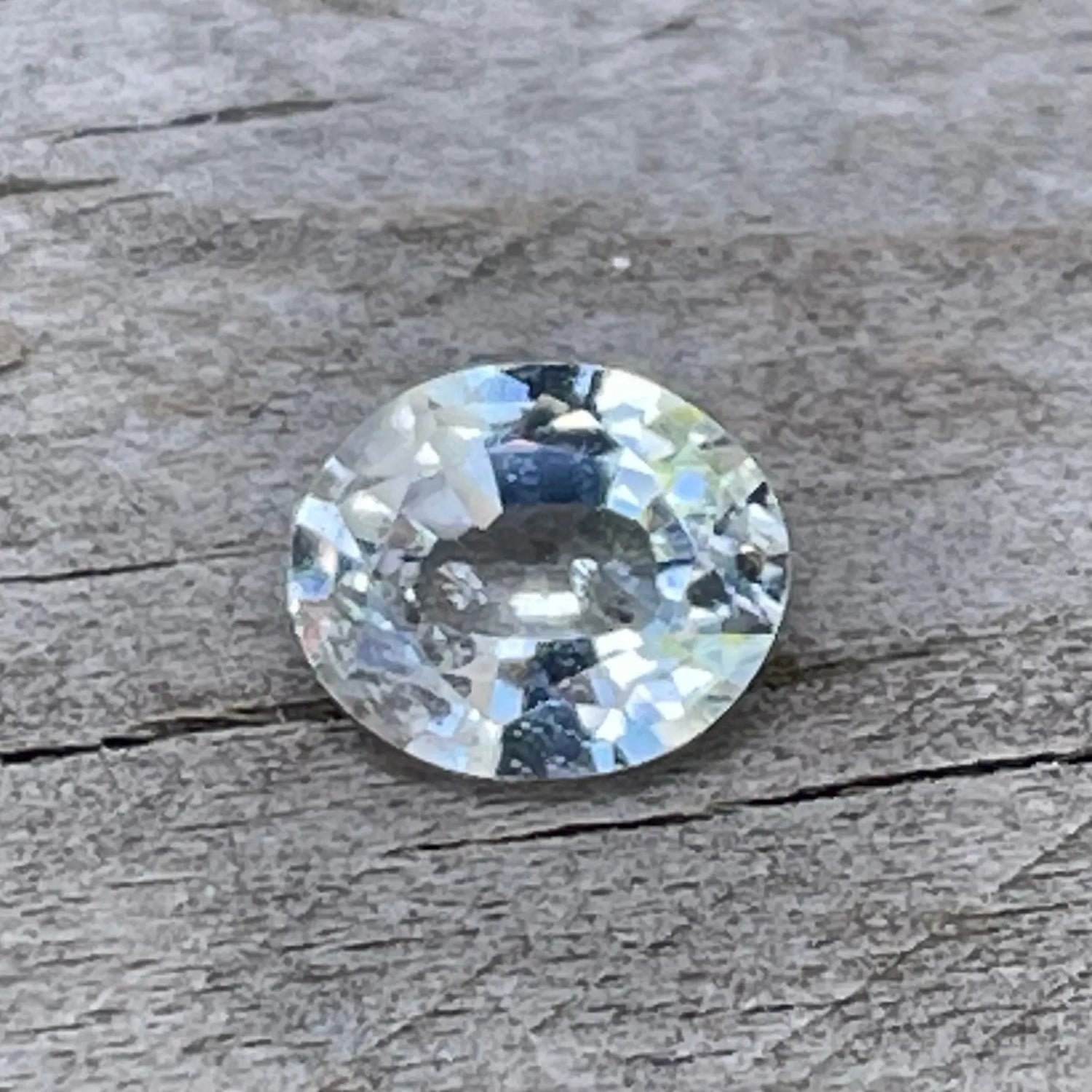 Natural White Sapphire gems-756e