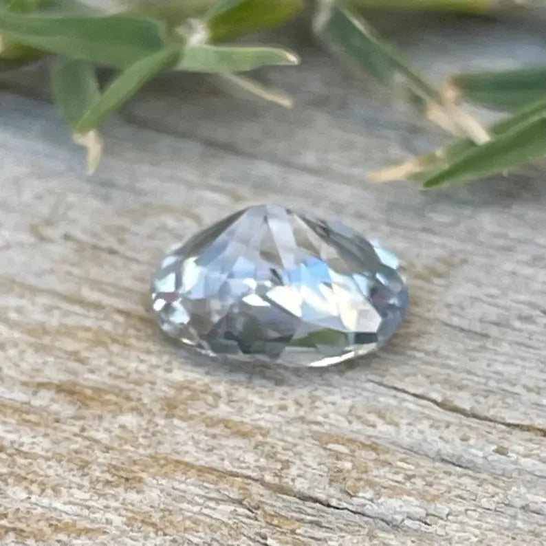 Natural White Sapphire gems-756e