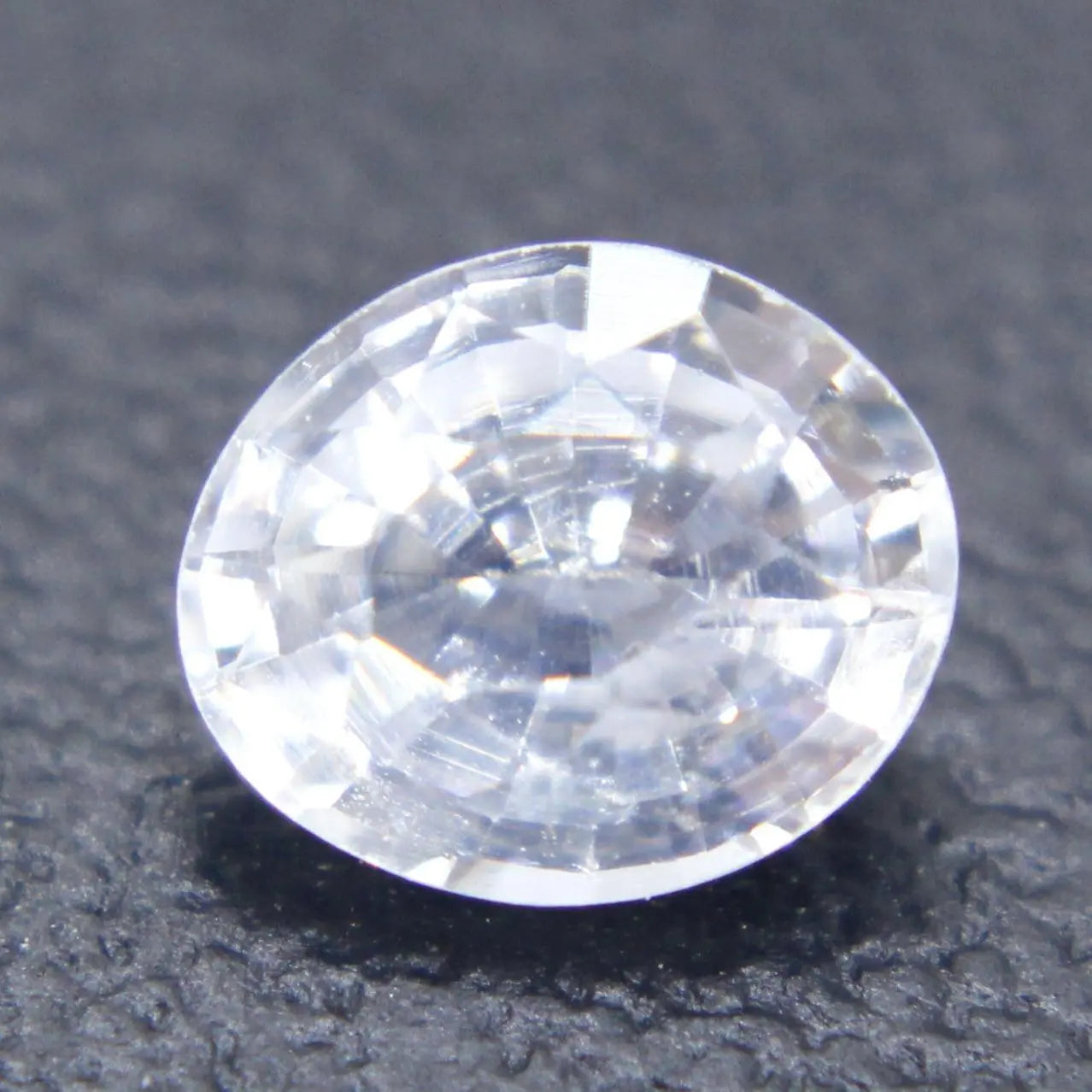 Natural White Sapphire gems-756e