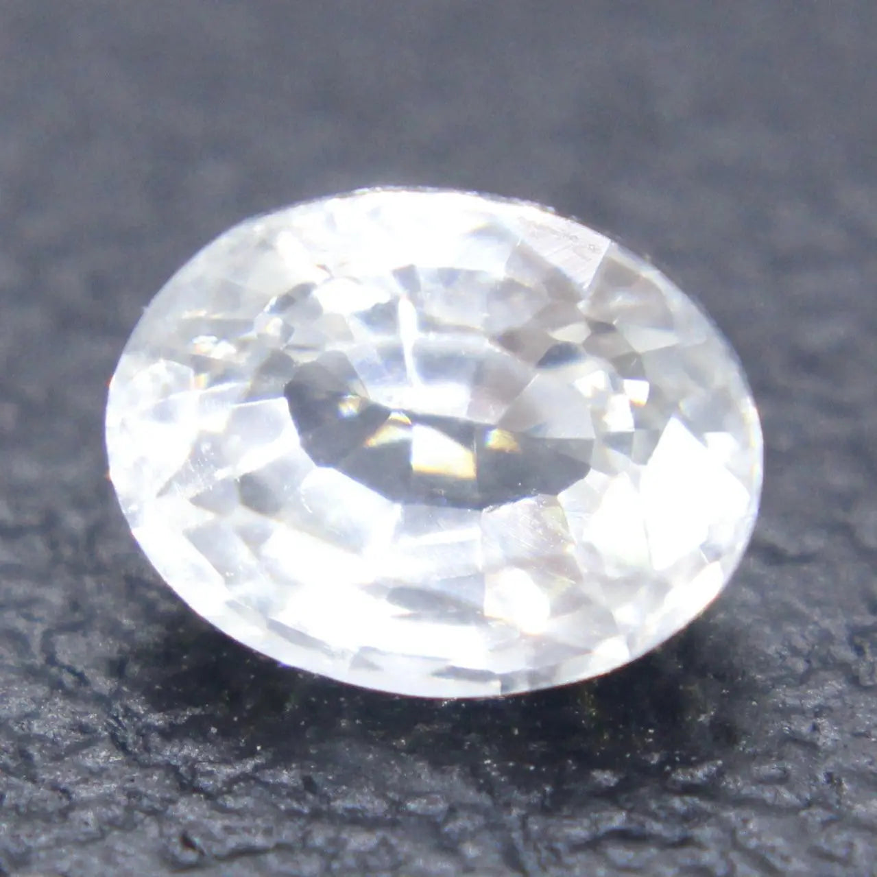 Natural White Sapphire gems-756e