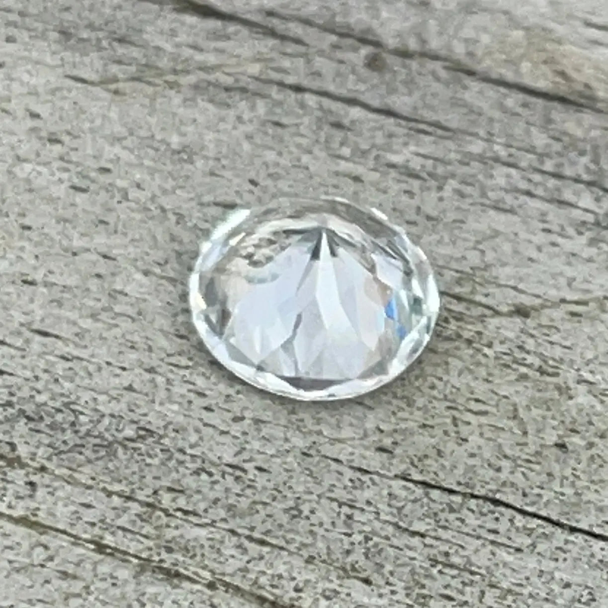 Natural White Sapphire gems-756e