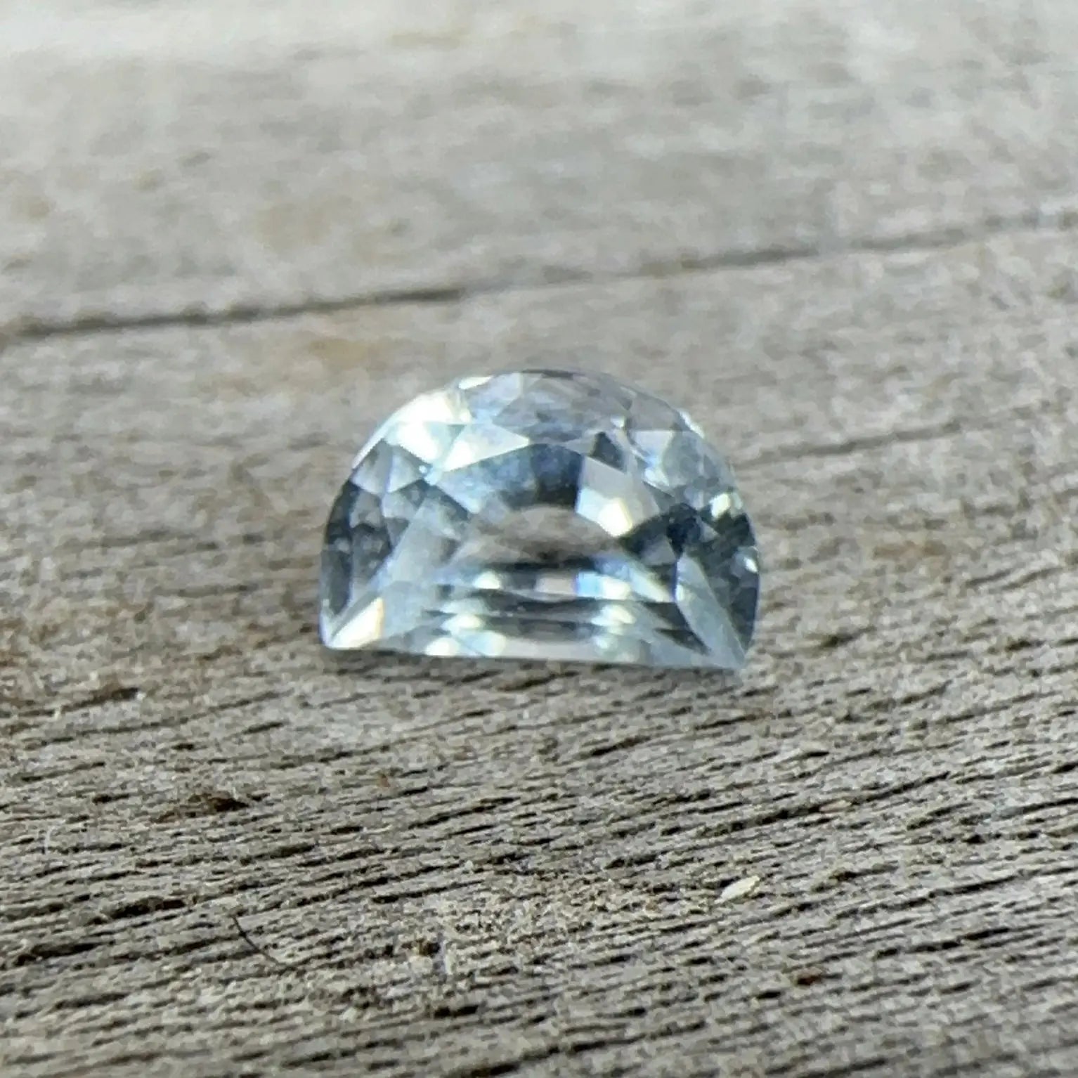 Natural White Sapphire gems-756e