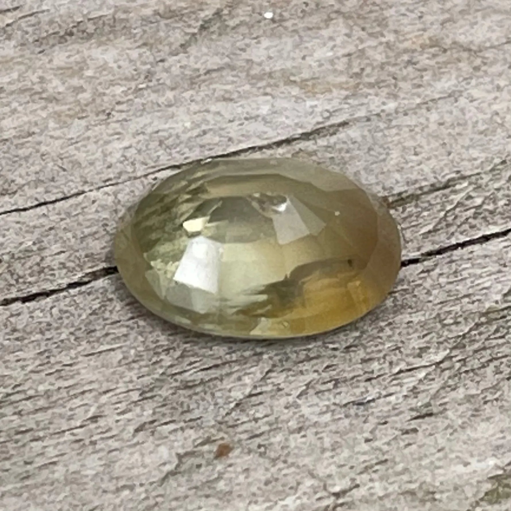 Natural Yellow Sapphire gems-756e