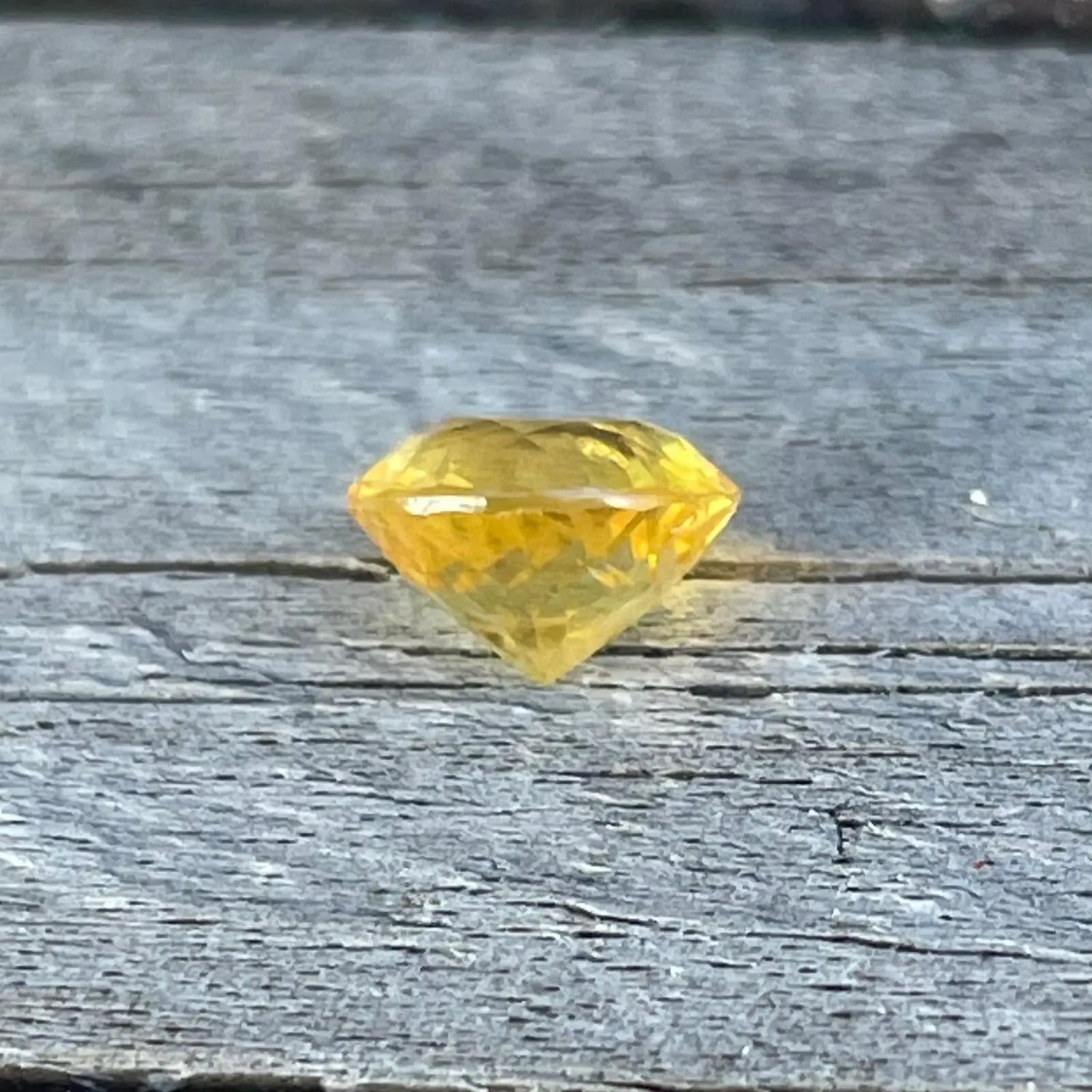 Natural Yellow Sapphire gems-756e