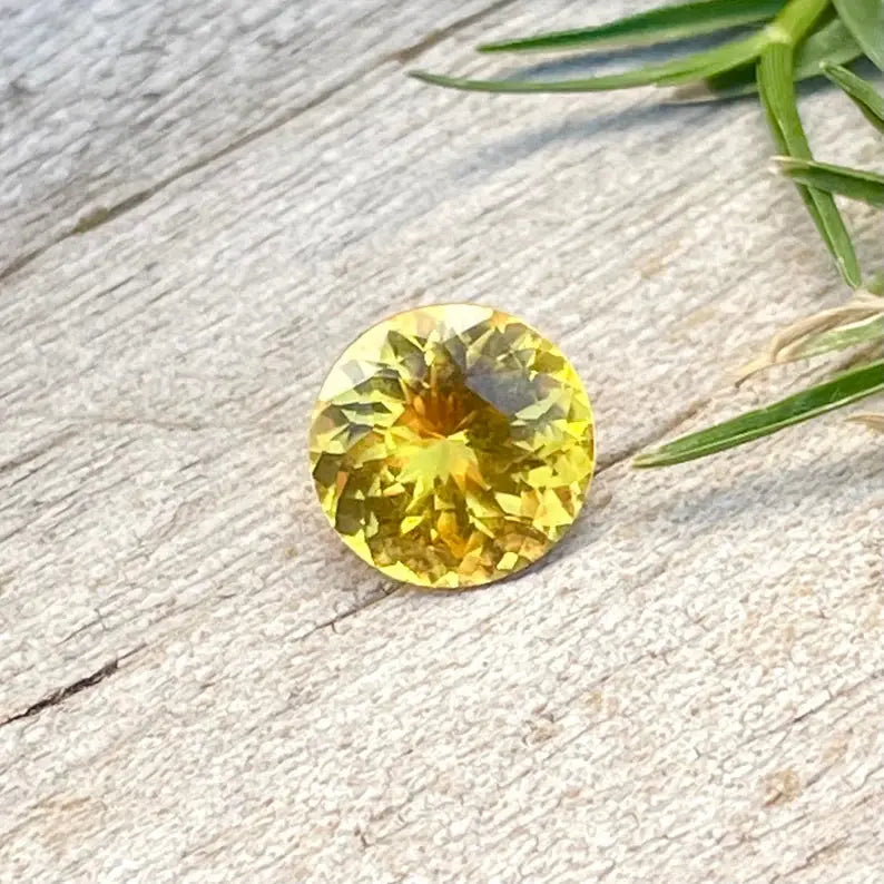 Natural Yellow Sapphire gems-756e