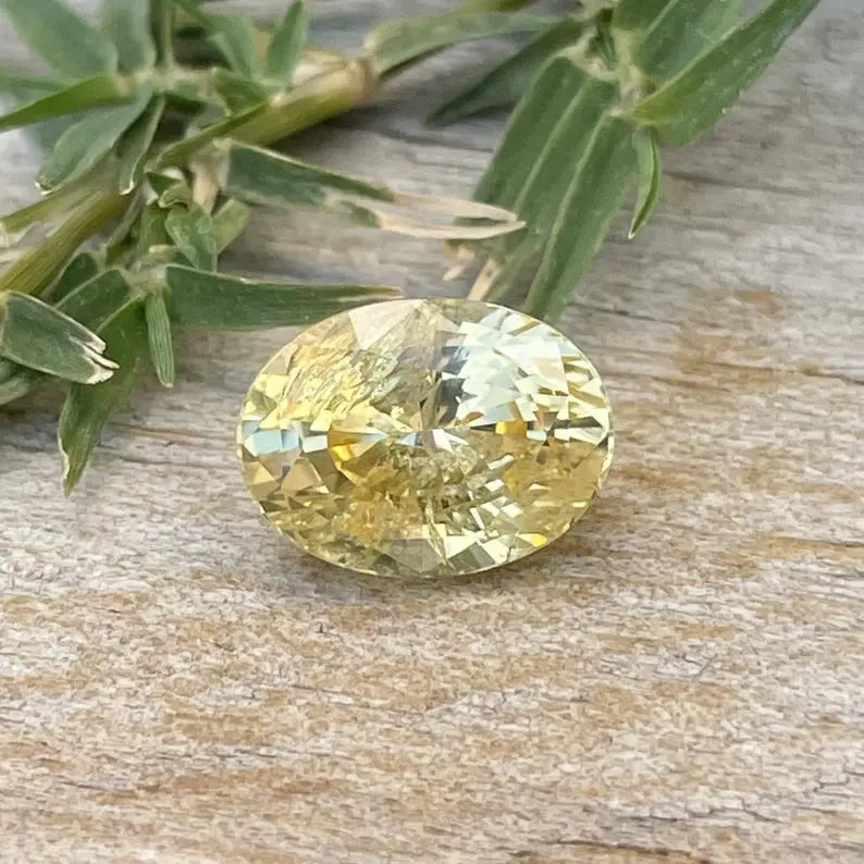 Natural Yellow Sapphire gems-756e