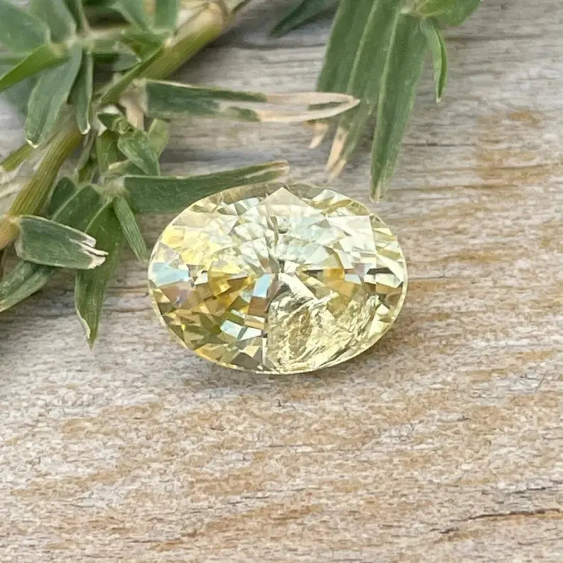 Natural Yellow Sapphire gems-756e