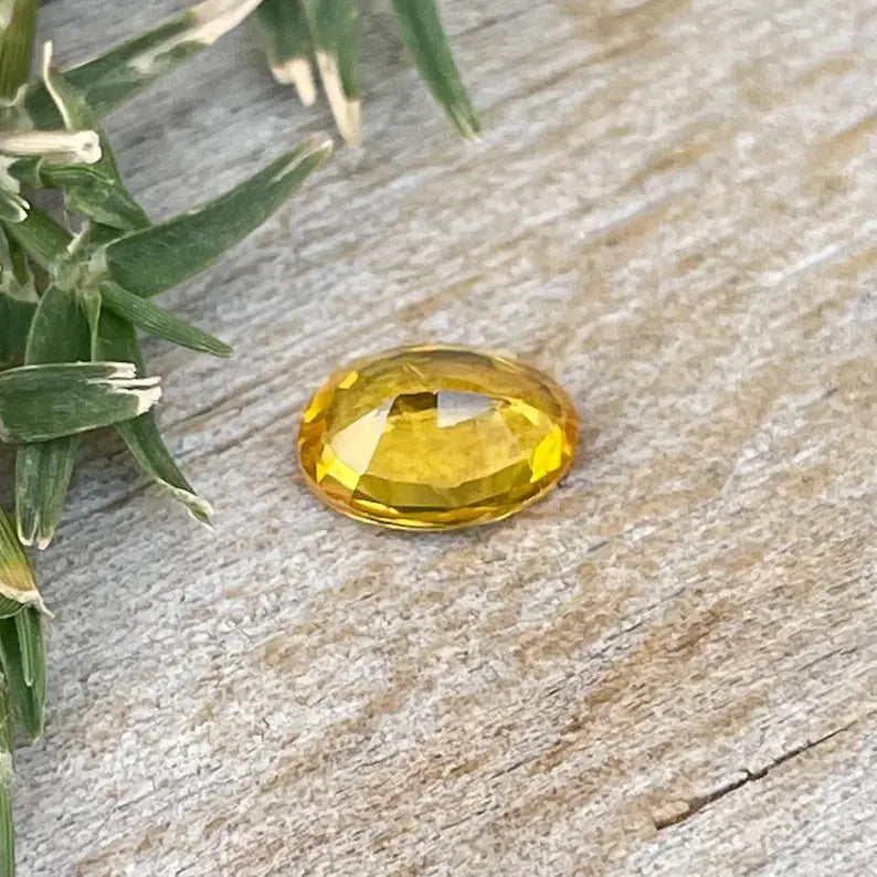 Natural Yellow Sapphire gems-756e