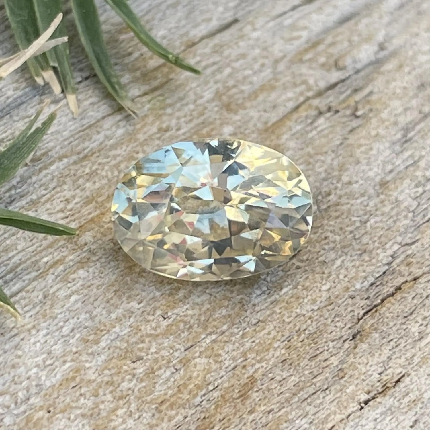 Natural Yellow Sapphire gems-756e