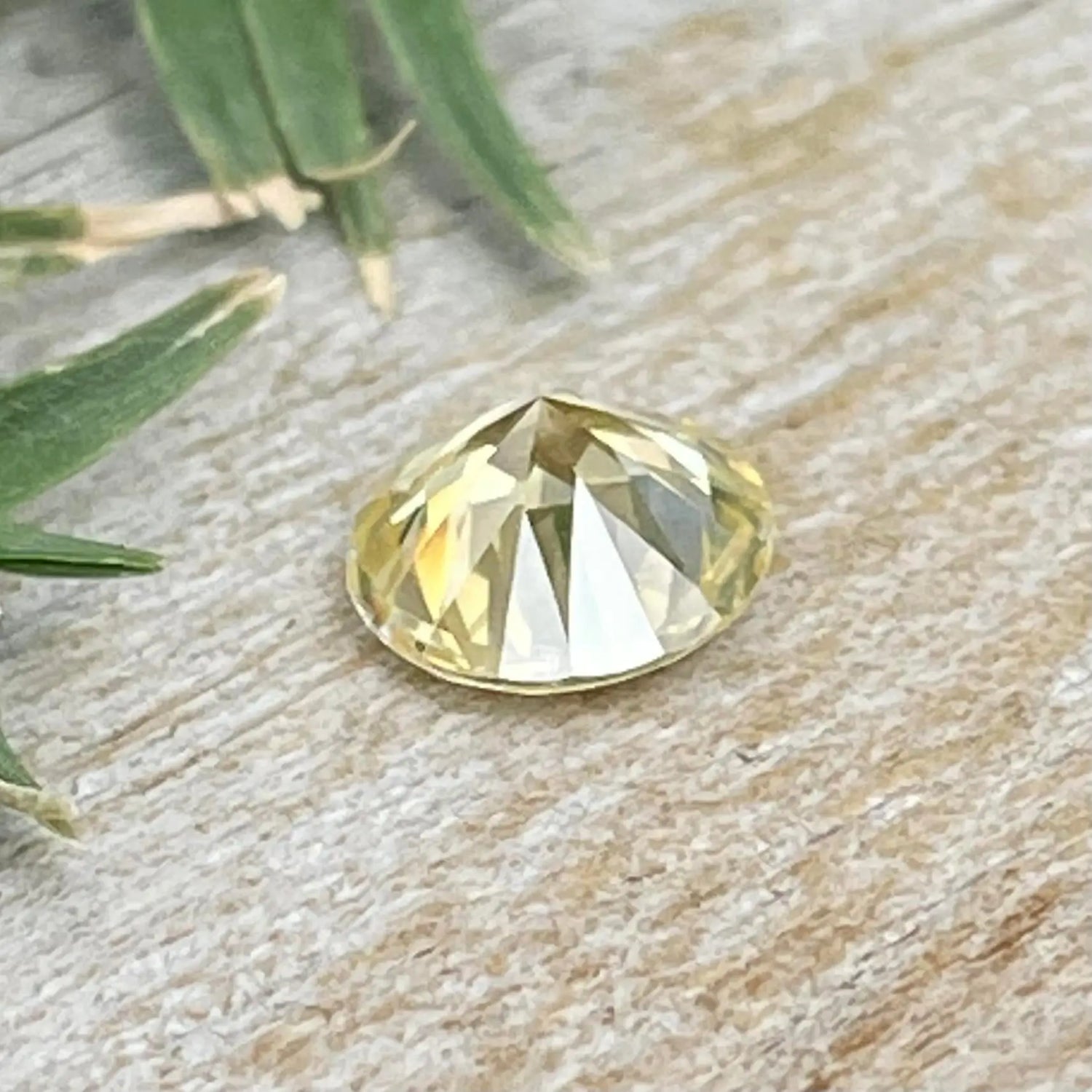 Natural Yellow Sapphire gems-756e