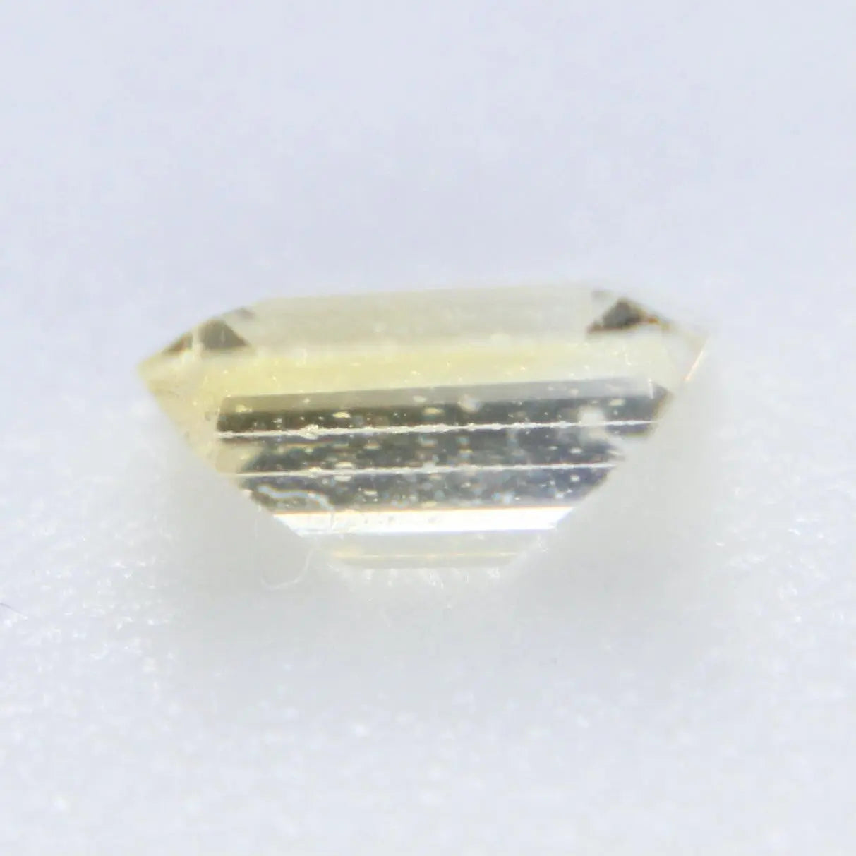 Natural Yellow Sapphire gems-756e