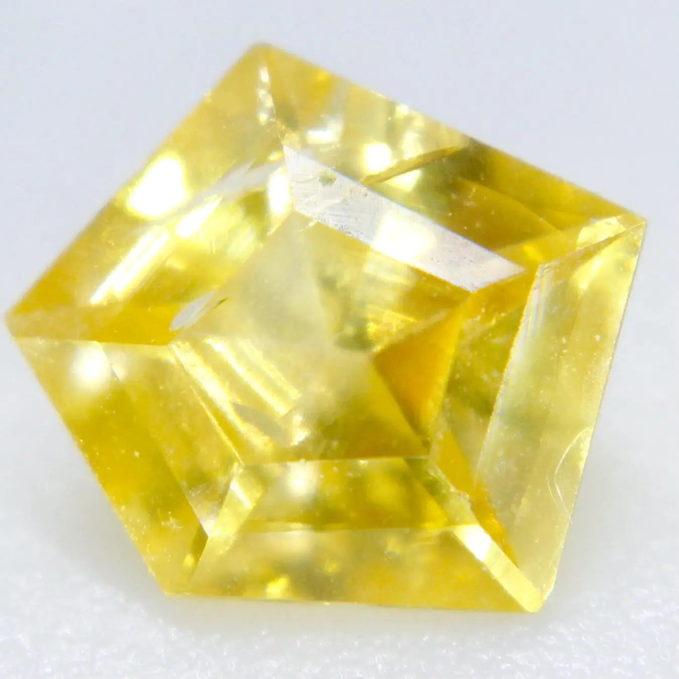 Natural Yellow Sapphire gems-756e