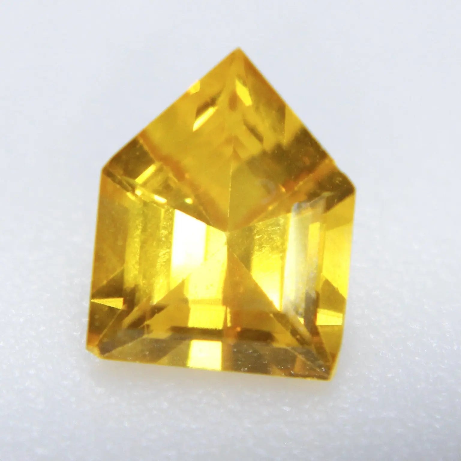 Natural Yellow Sapphire gems-756e