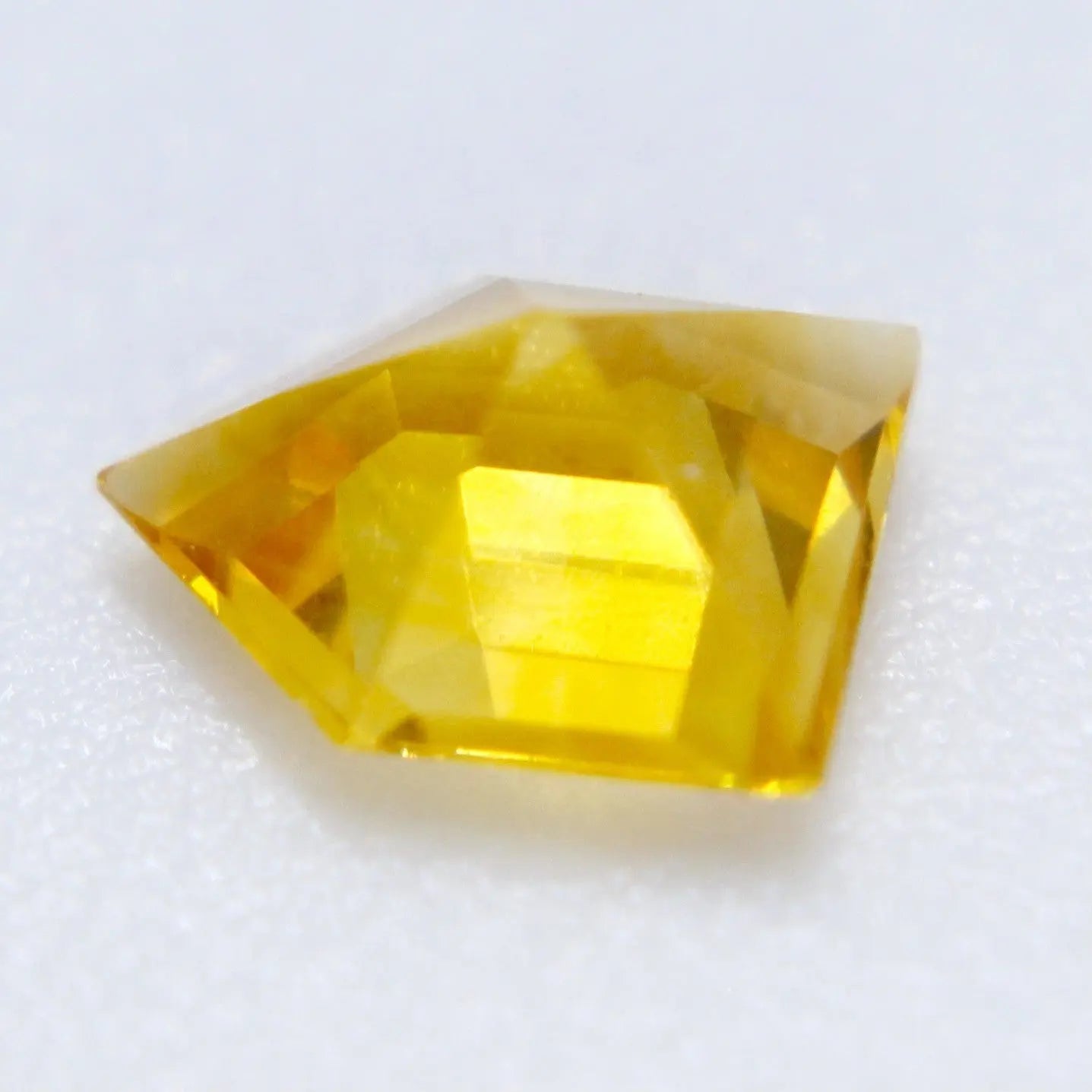 Natural Yellow Sapphire gems-756e