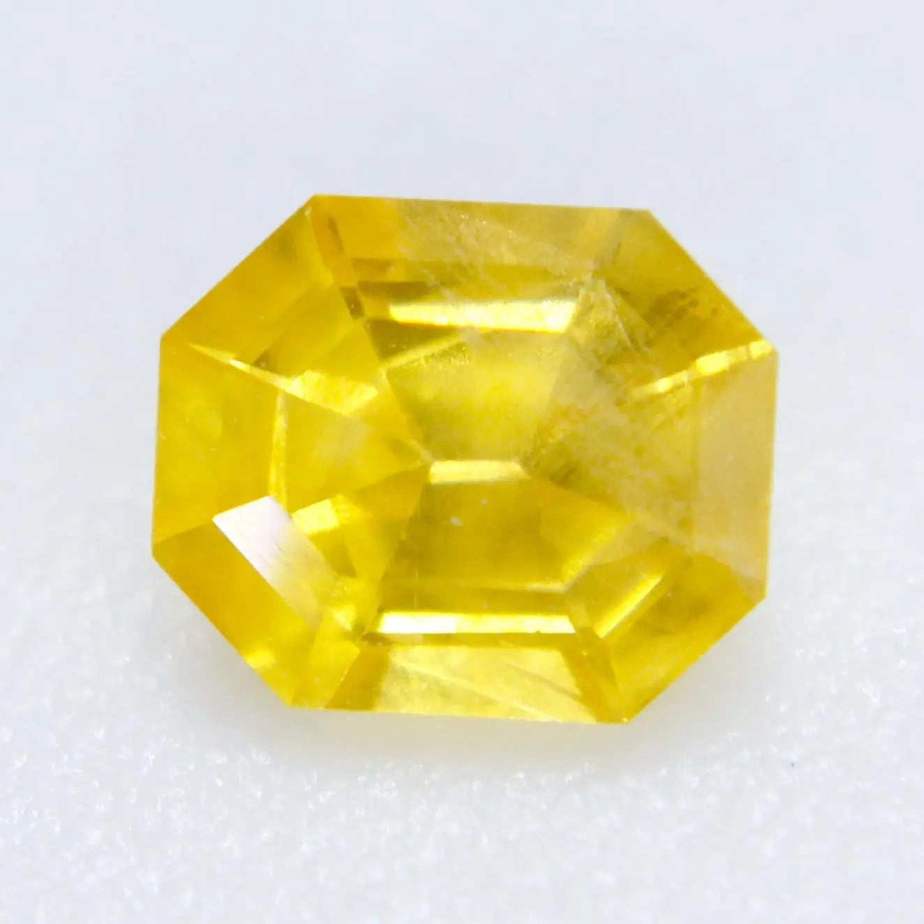 Natural Yellow Sapphire gems-756e