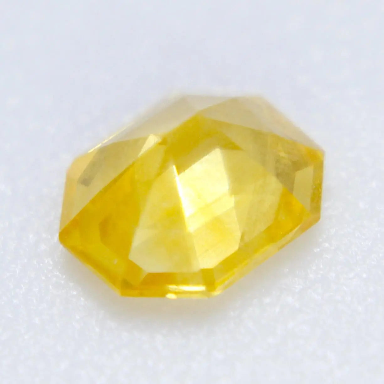 Natural Yellow Sapphire gems-756e