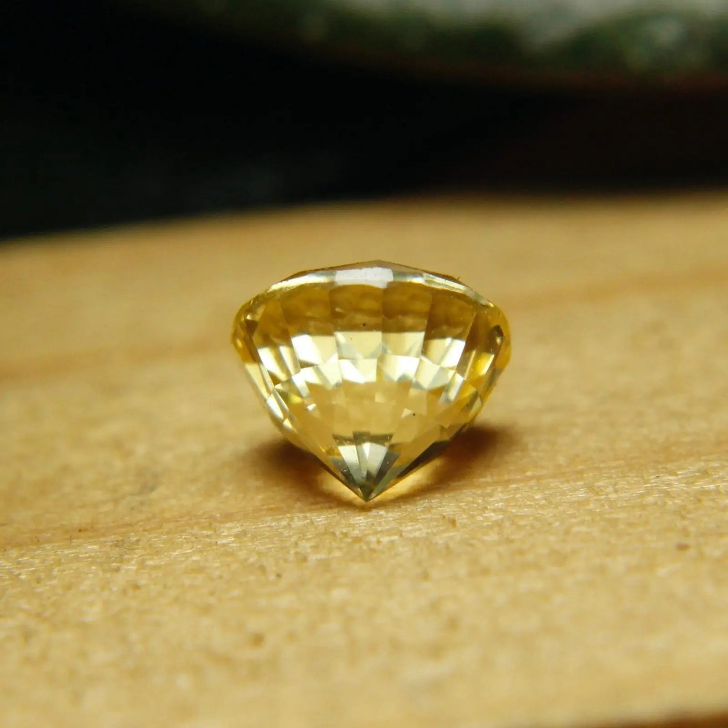 Natural Yellow Sapphire gems-756e