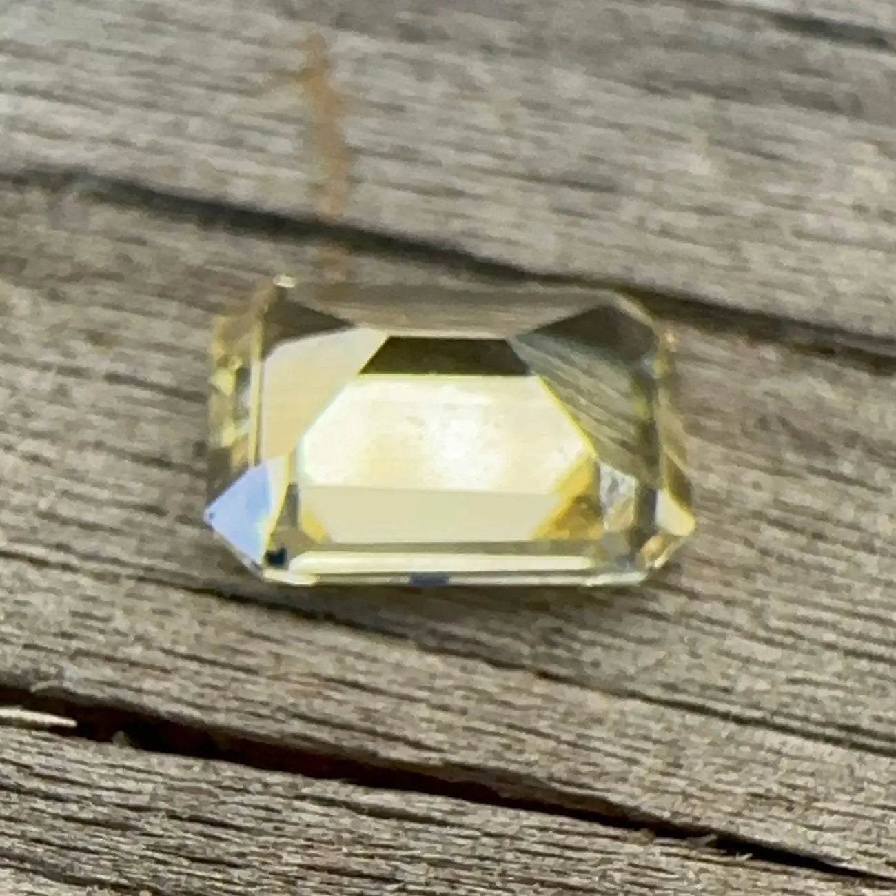 Natural Yellow Sapphire gems-756e