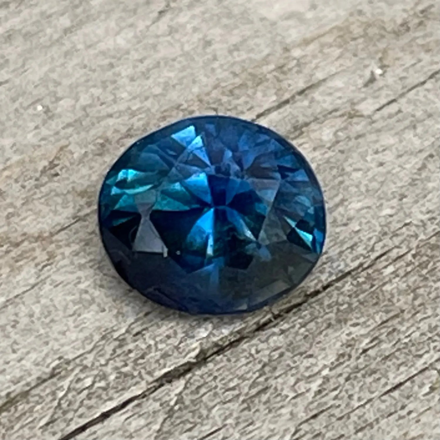 Natural Blue Green Sapphire gems-756e