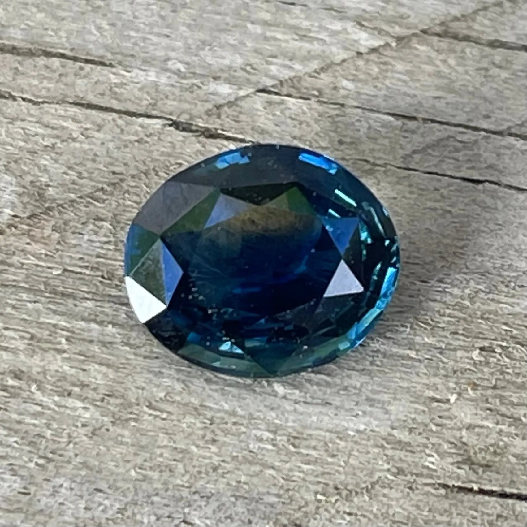 Natural Blue Green Sapphire gems-756e