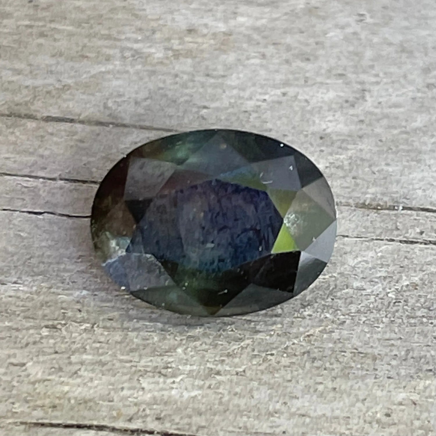 Natural Green Sapphire gems-756e